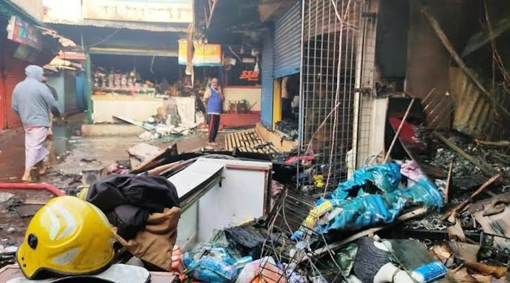 மார்க்கெட் கடைகள் அகற்றம்..! நகராட்சி நோட்டீஸ் வழங்க முடிவு...! 