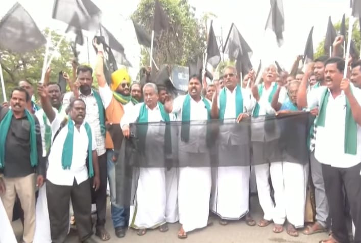 பிரதமர் மோடிக்கு எதிர்ப்பு...! விவசாயிகள் கருப்புக் கொடி போராட்டம்..! 