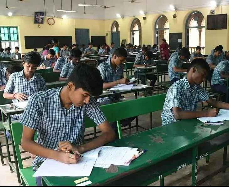 பிளஸ் ஒன்  தேர்வு எழுதும் மாணவ, மாணவிகளின் கவனத்திற்கு ;