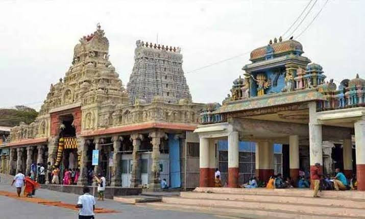 திருச்செந்தூர் முருகன் கோயிலில் மூத்த குடிமக்களுக்காக இருக்கை வசதி...! பக்தர்கள் வரவேற்பு...!