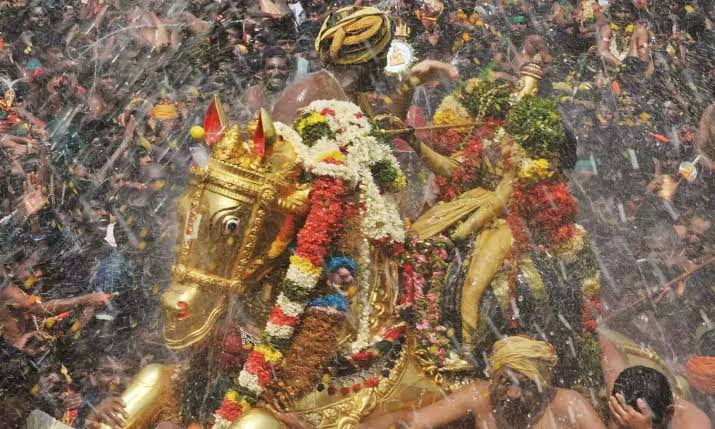 தண்ணீர் பீய்ச்சி அடிப்பதற்கு தடை..! அதிரடி உத்தரவு...!