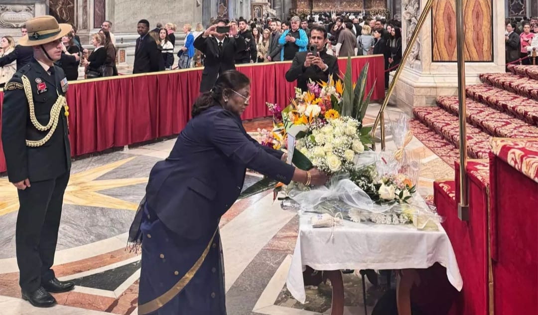 குடியரசுத் தலைவர், 'போப்' இறுதி சடங்கில் பங்கேற்பு...!