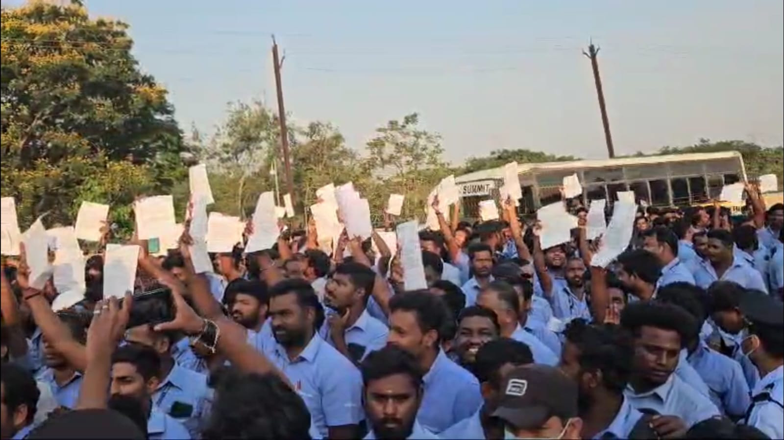 சாம்சங் தொழிலாளர்கள் போராட்டம் 