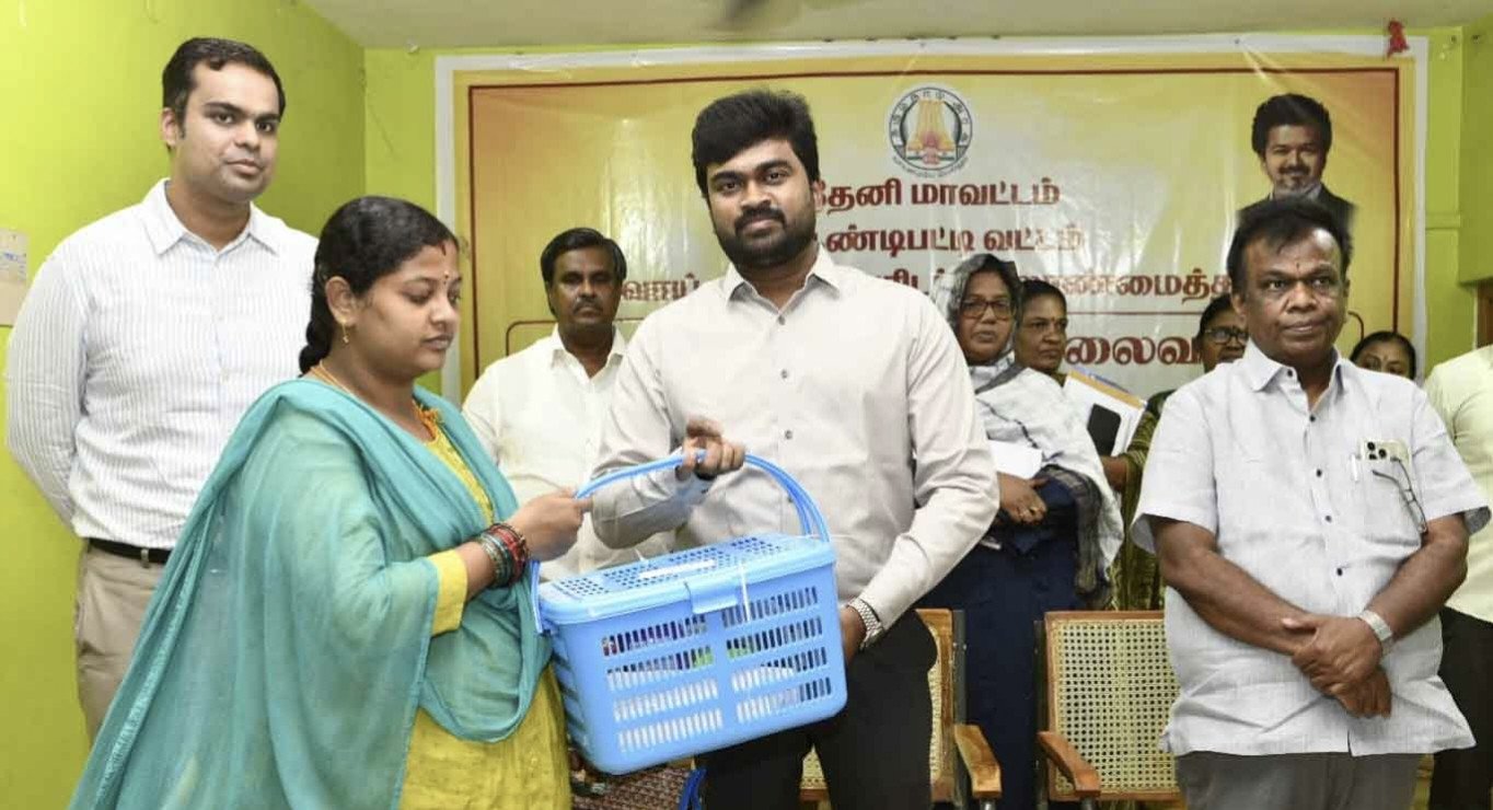 மக்கள் தொடர்பு முகாம் நலத்திட்ட உதவிகள் வழங்கிய கலெக்டர் சிவ கிருஷ்ணமூர்த்தி....!!!!