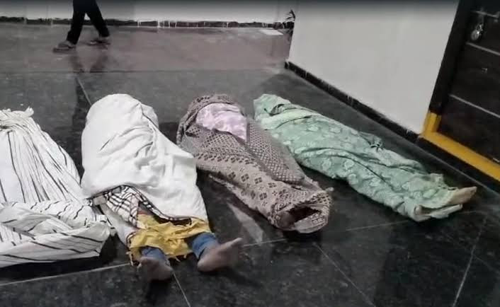 இரு குழந்தைகளை கொன்று..! தம்பதியும் தற்கொலை..! பெரும் சோகம்...!