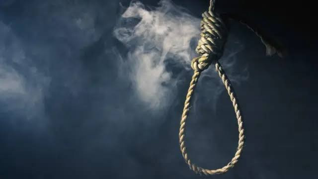 தூக்கிட்டு தற்கொலை....! போலீஸ் தீவிர விசாரணை....! 