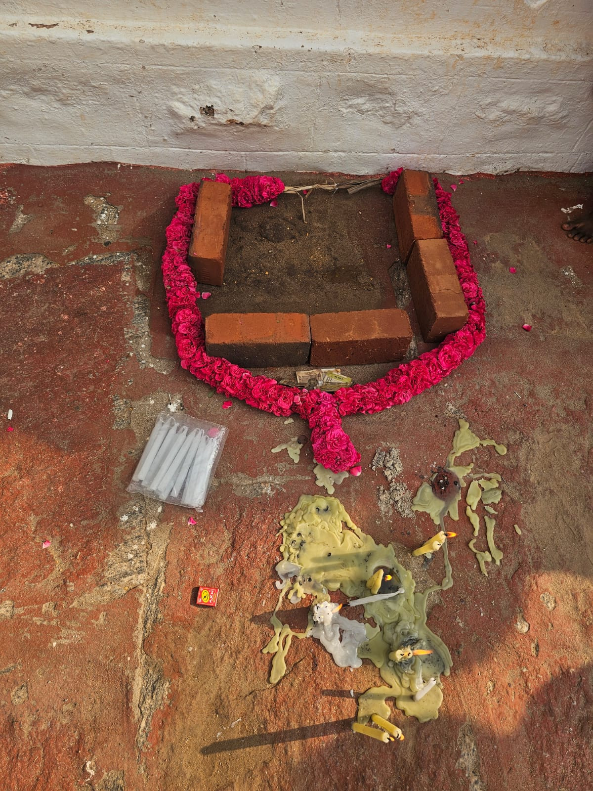 கோடையில் அதிசயம்...! திடீர் நீரூற்று..! குவியும் பக்தர்கள்..! 