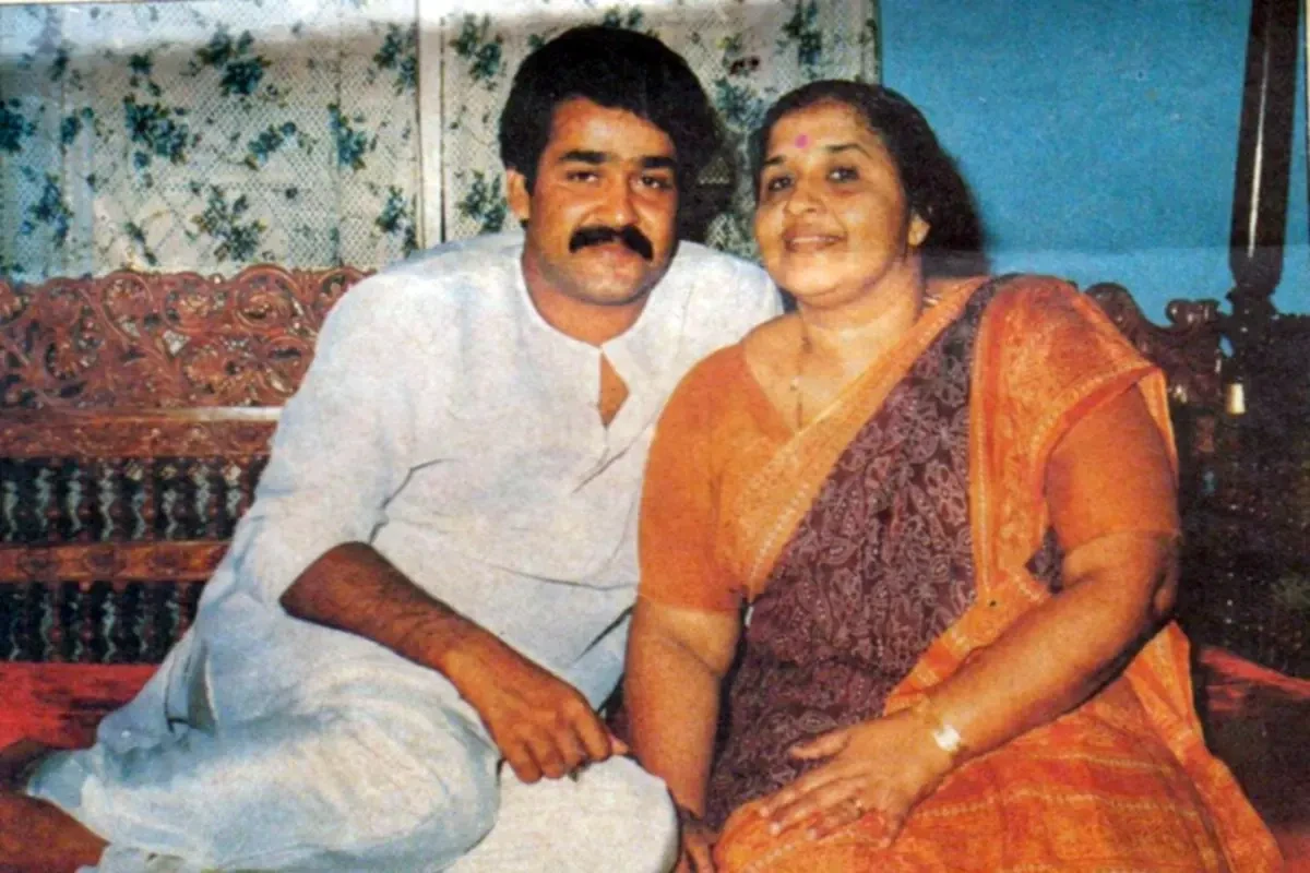 திரையுலகில் சோகம்...! நடிகர் மோகன்லாலின் தாயார் சாந்தகுமாரி காலமானார்...!