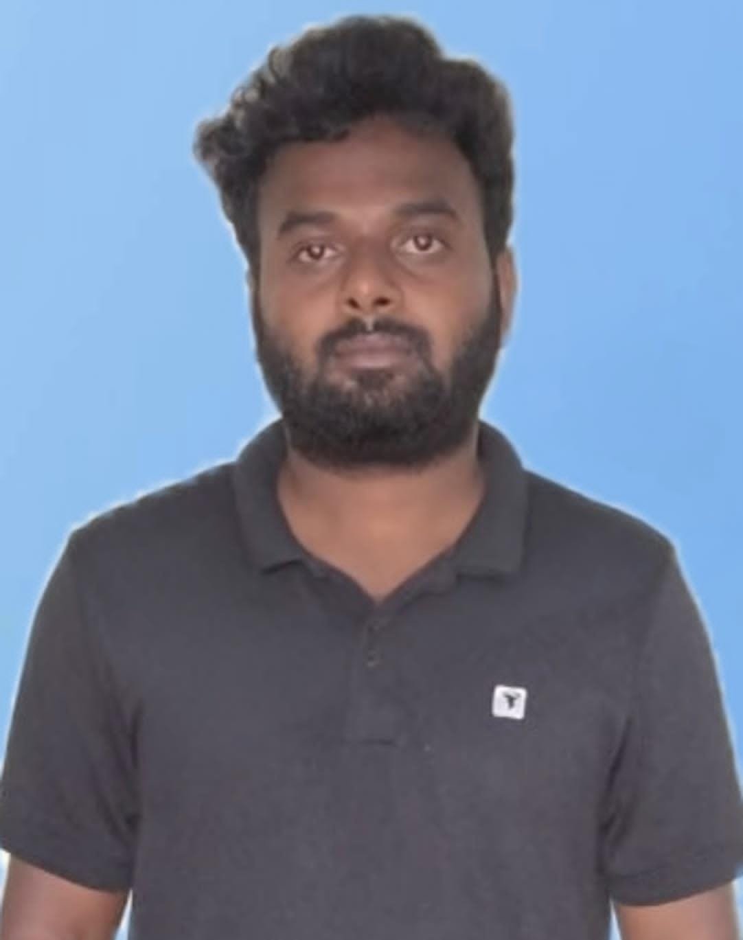 இளம் பெண்ணின் புகைப்படம்  தவறாக சித்தரிப்பு ! பெண் போலீசின் கணவர் அதிரடி கைது !!