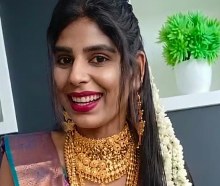 தங்க நகை - சமூக வலைதள பிரபலம் மதுமிதா மீது திருட்டு வழக்கு.!