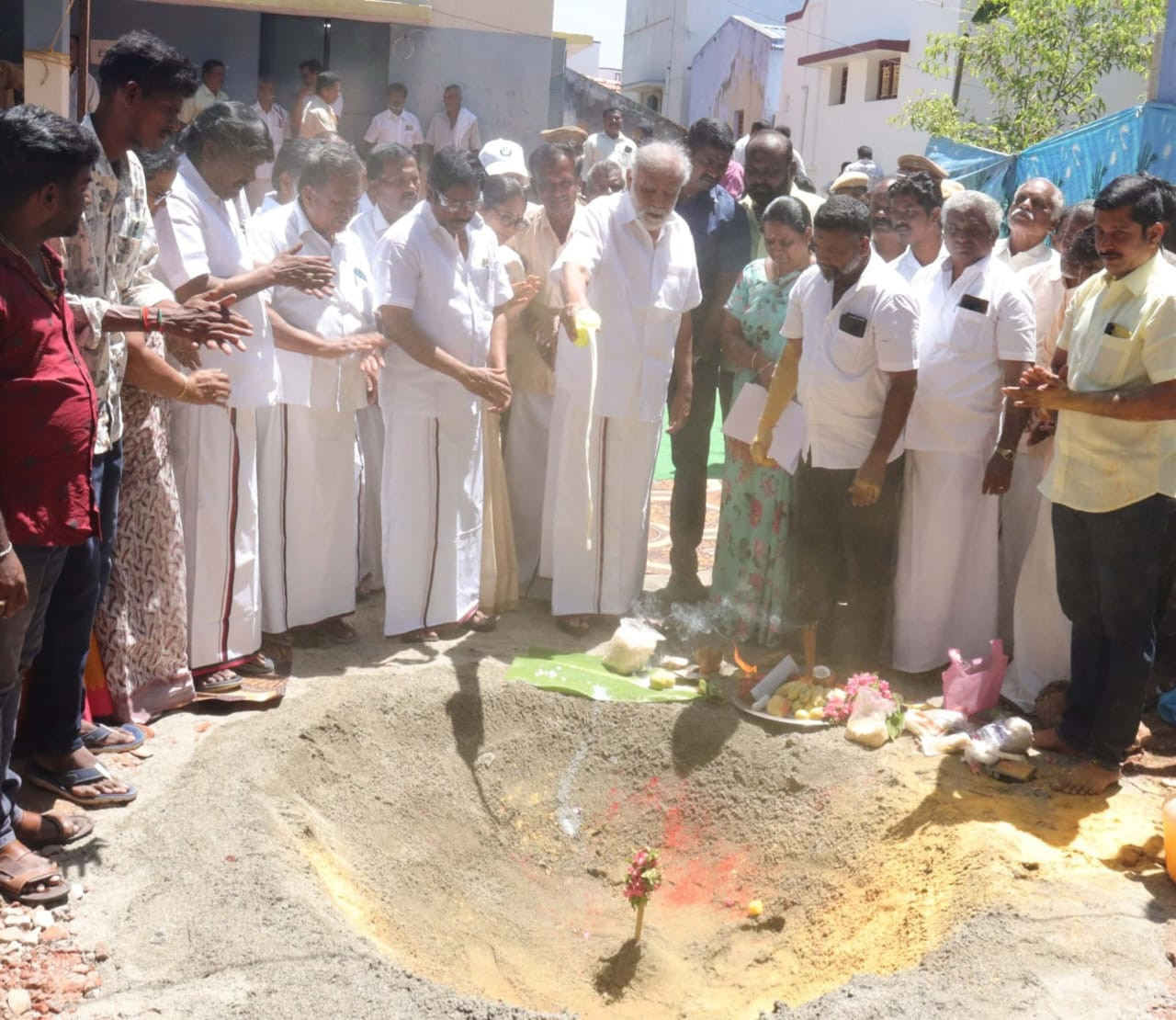 "உங்களுடன் ஸ்டாலின்"...! அமைச்சரின் செயல்...! மக்கள் வரவேற்பு...!