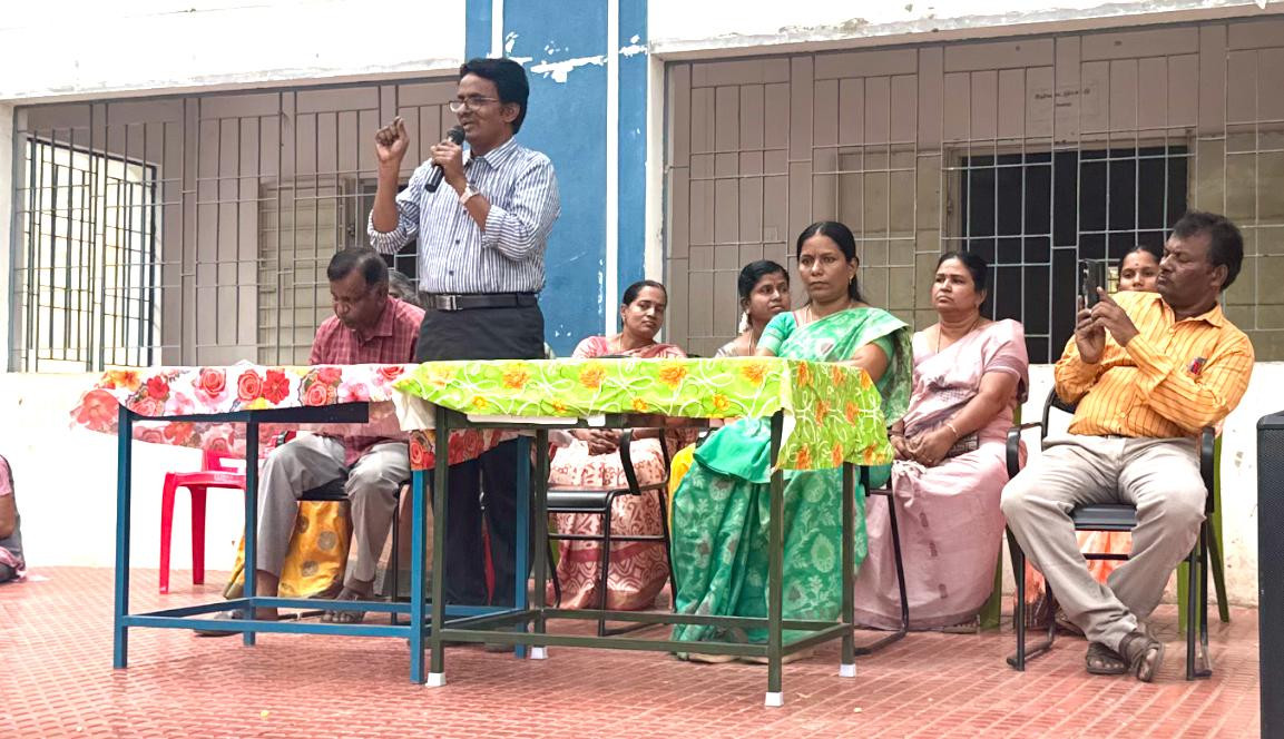 ஆறு புதிய மன்றங்கள்...! மாணவர்களின் திறன் மேம்பாடு...! கல்வி அலுவலர்களின் புதுமை...!