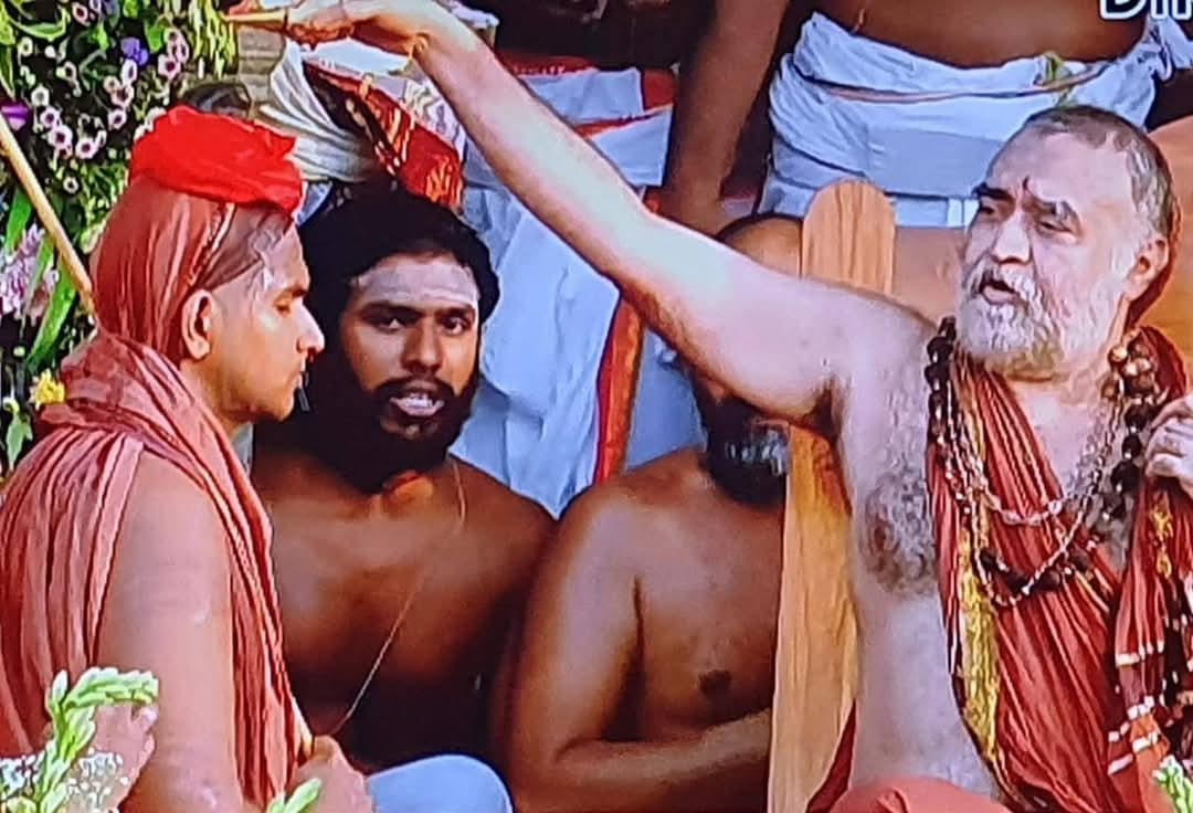 காமகோடி பீடத்தின் மடாதிபதி பொறுப்பேற்ப்பு...! அவர் யாருன்னு தெரியுமா...?