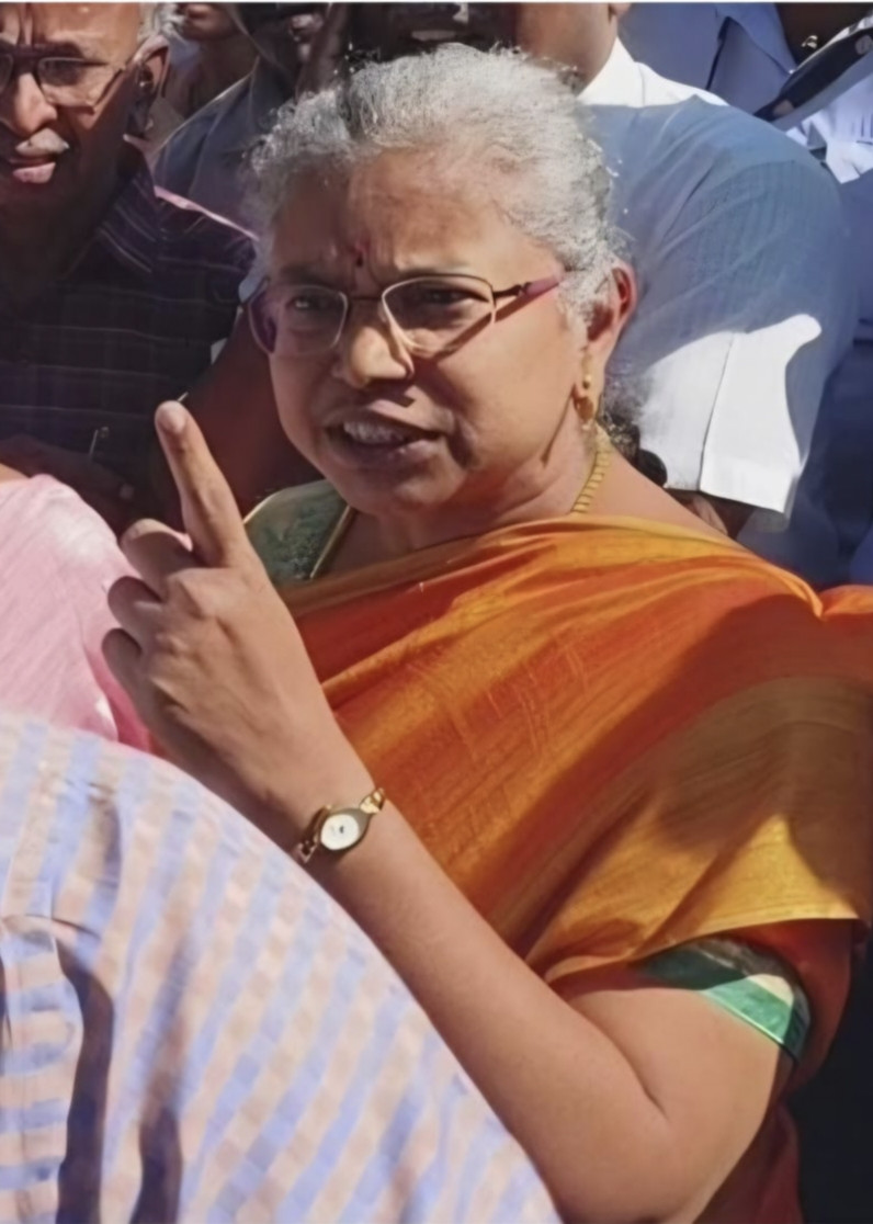 இந்து அறநிலையத்துறை உதவி ஆணையர் லட்சுமி யின் சர்ச்சை பேச்சு ...!!!!