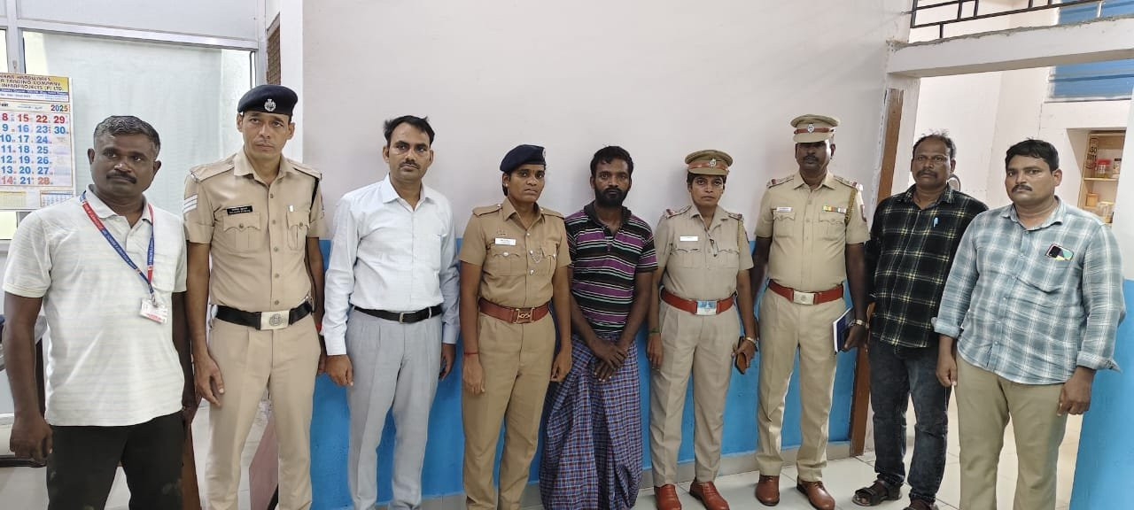 பெண்ணிடம் சிலுமிசம் செய்த நபர் கைது..!  நீதிமன்றக் காவல்..! அதிரடி உத்தரவு...!