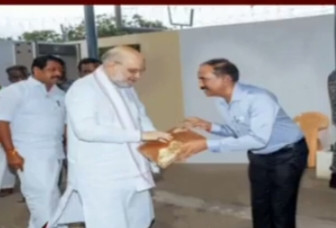 கடத்தல் வழக்கில் தொடர்புடையவர் அமித் ஷாவுடன் சந்திப்பு...! அரசியலில் சர்ச்சை...!