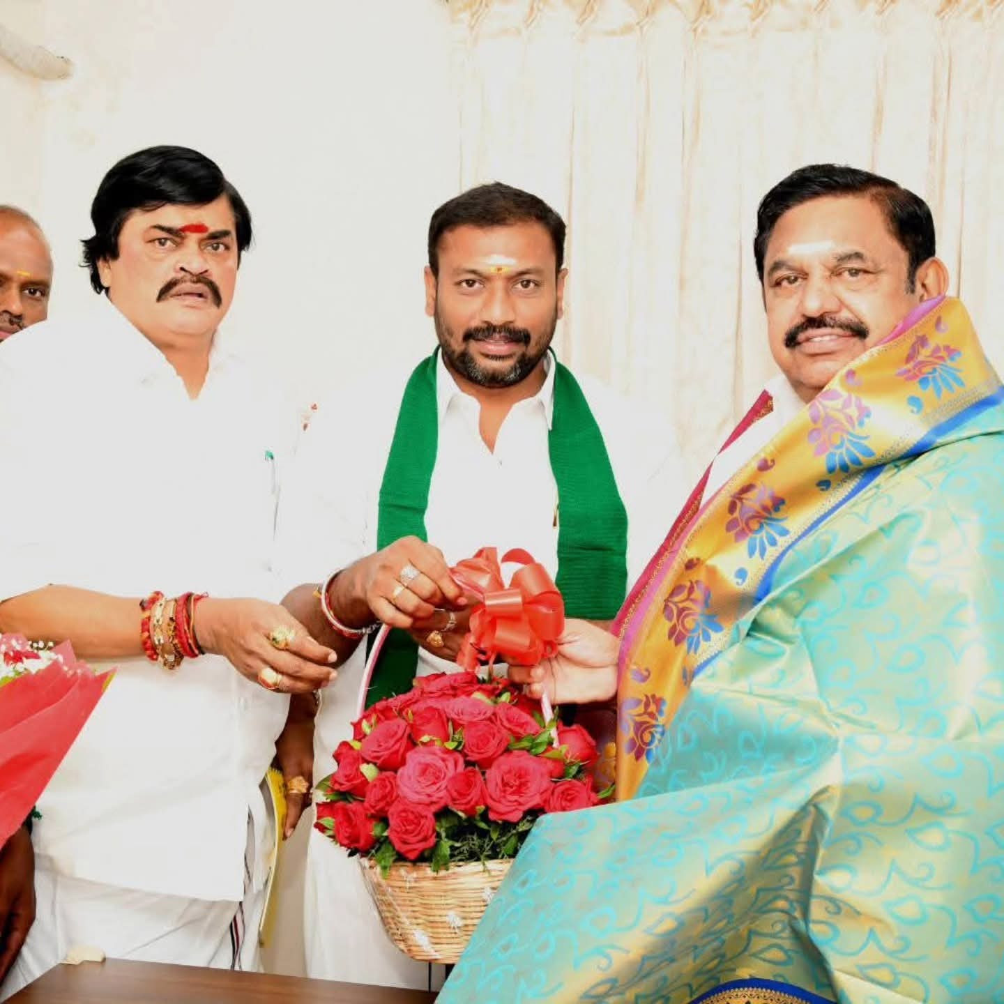 வீரத்தமிழர் மக்கள் கழகம் அதிமுகவிற்கு ஆதரவு.....!!!