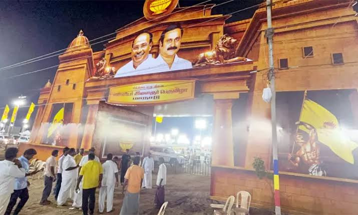 போலீசாரை தாக்கிய 2 நிர்வாகிகள் கைது...!