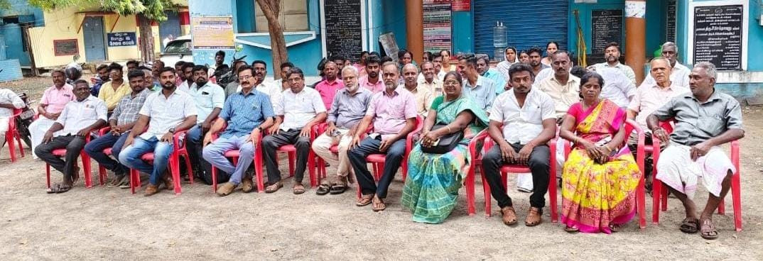திண்டுக்கல்லில் இரண்டாவது நாளாக வேலை நிறுத்த போராட்டம்...! பொதுமக்கள் அவதி....!