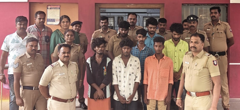 அடித்து தூக்கும் போலீசார்..!! அச்சத்தில் கஞ்சா விற்பனையாளர்கள்...???