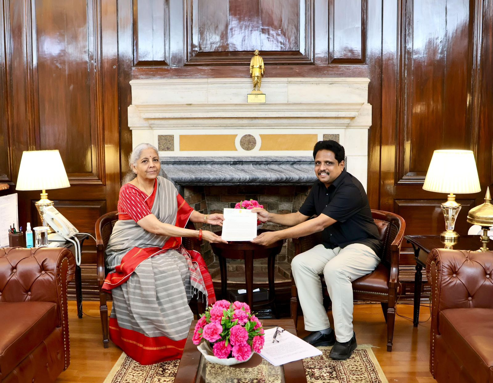 நகைக்கடன் விதிமுறைகள்..! சு.வெங்கடேசன் நிதியமைச்சரிடம் மனு..!