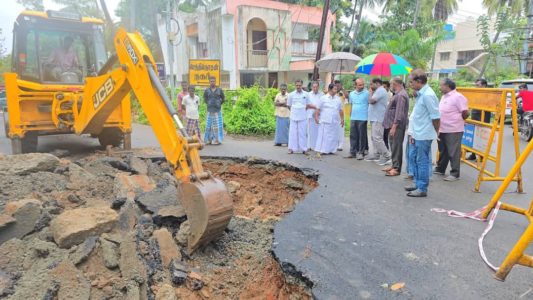மாநகராட்சி அலட்சியம்...! தவெகவின் மின்னல் வேகம்...! ஆளுங்கட்சிக்கு அச்சம்..!