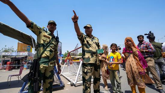 பாகிஸ்தான் ரேஞ்சர் கைது..! இந்திய இராணுவம் அதிரடி நடவடிக்கை...!